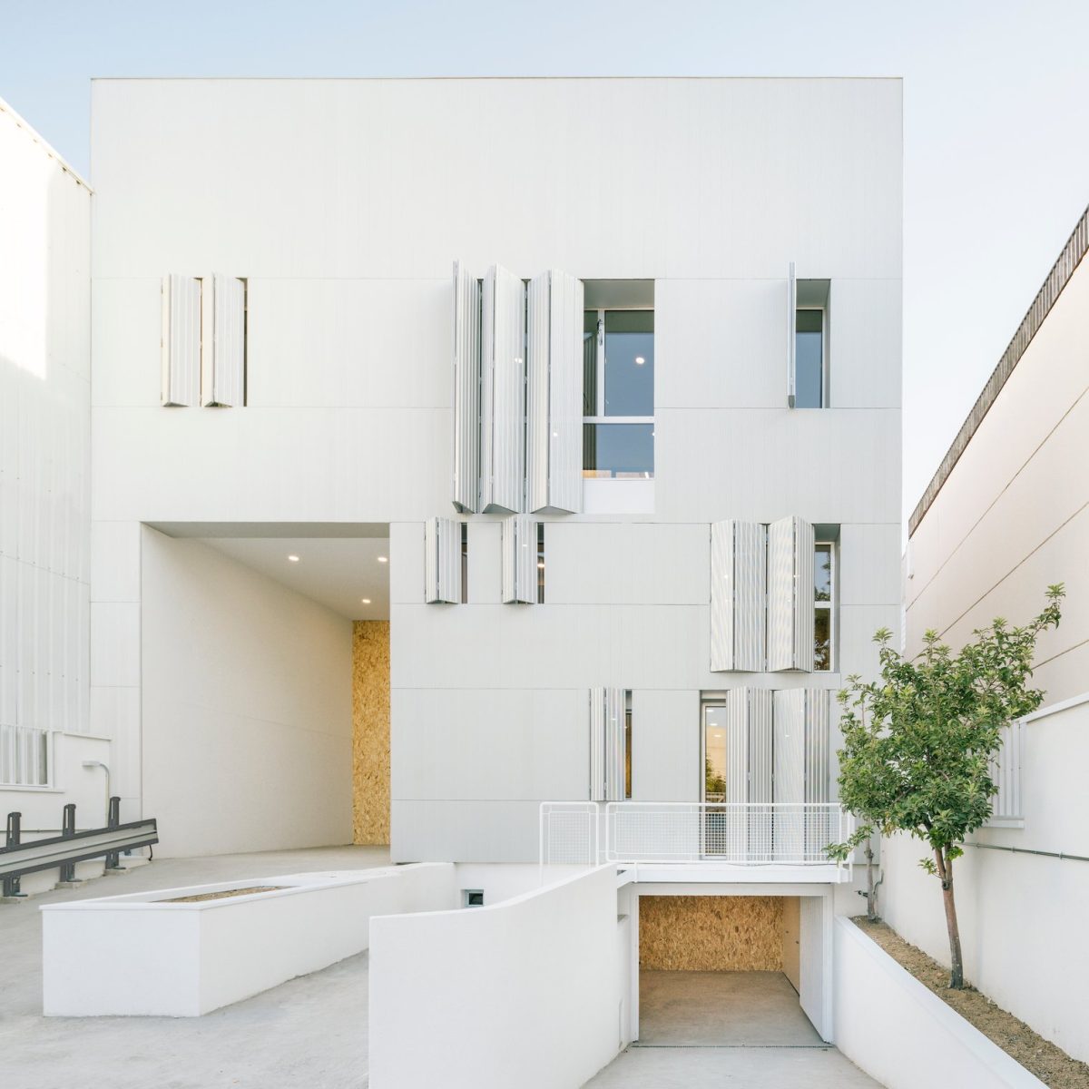 Soluciones de aluminio para la arquitecturauitectura Rehabilitación de fachadas ventiladas en aluminio