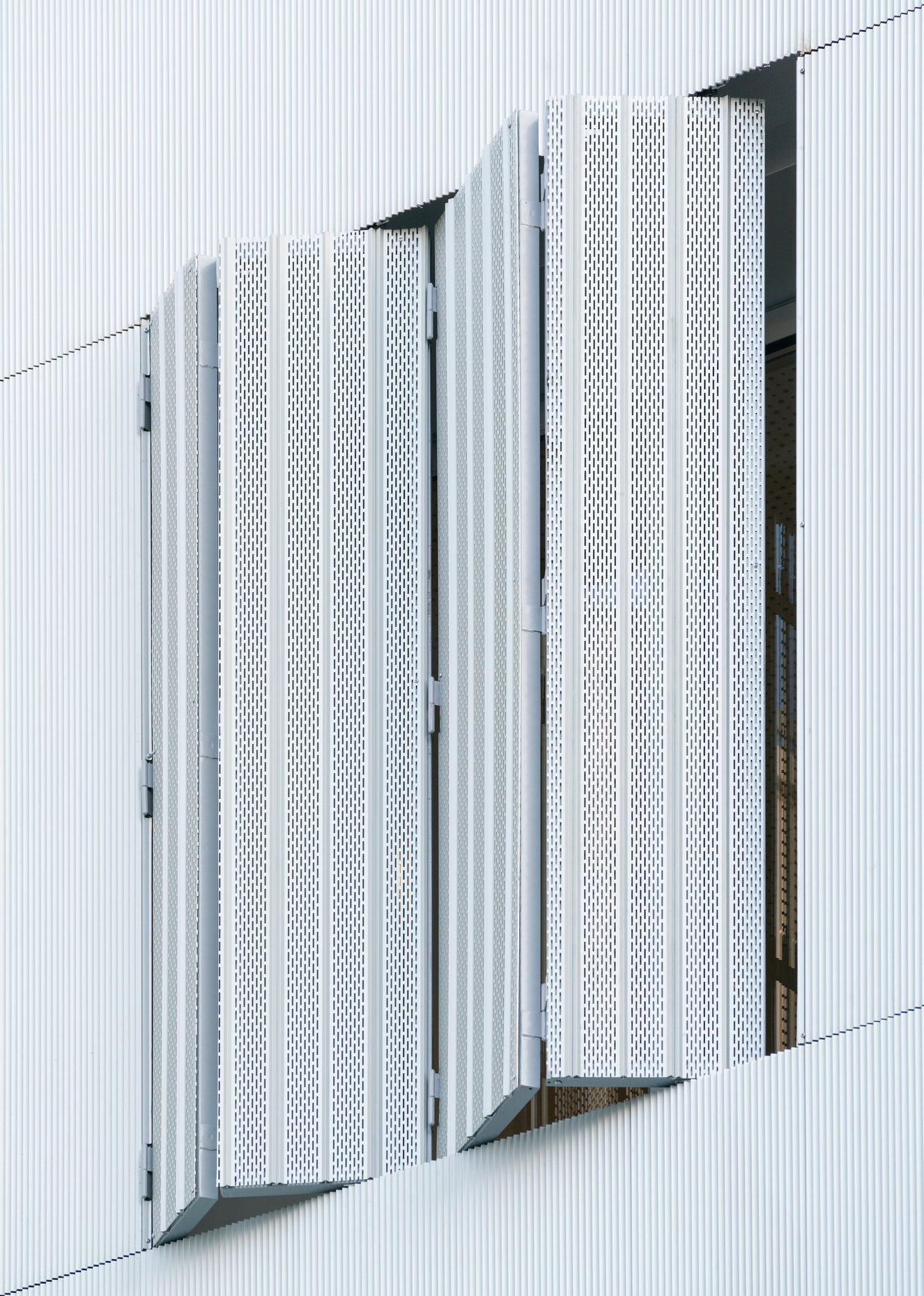 Rehabilitación de fachada ventilada con aluminio para la arquitectura