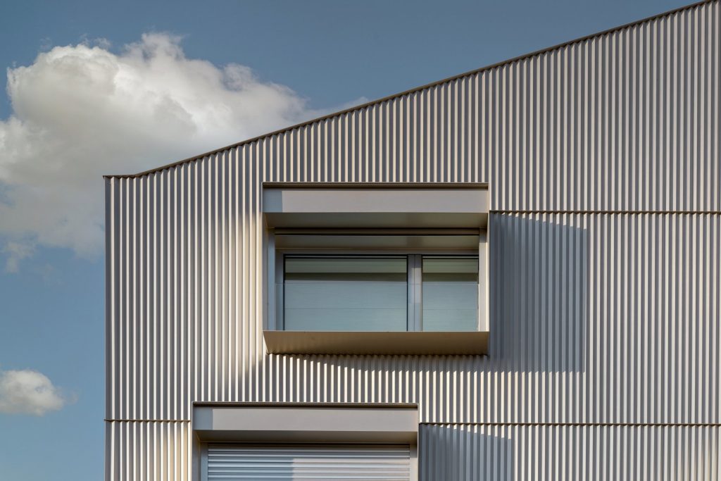 External aluminium cladding for architecture