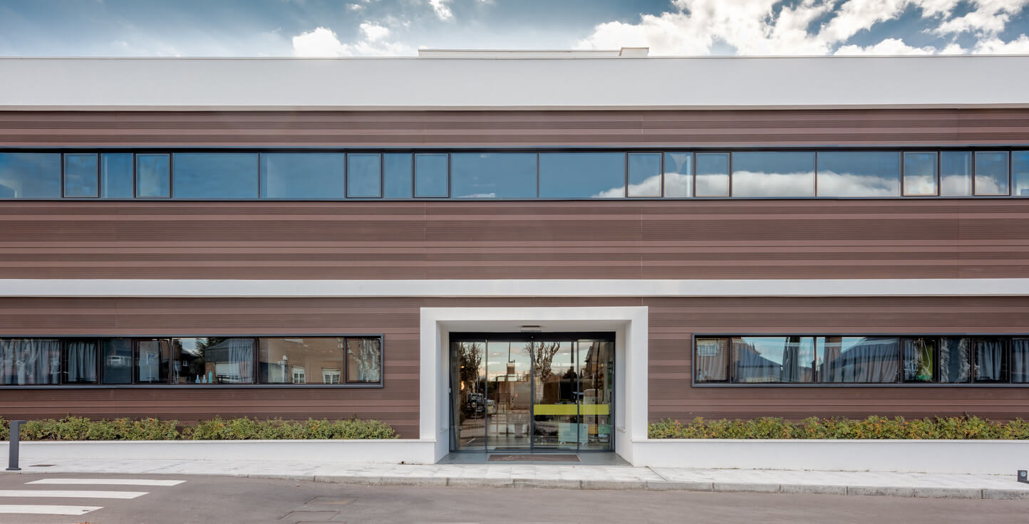 revestimiento fachada aluminio centro dotacional Alu Stock 3