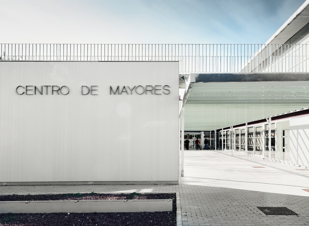 revestimiento fachada aluminio centro mayores Alu Stock 1