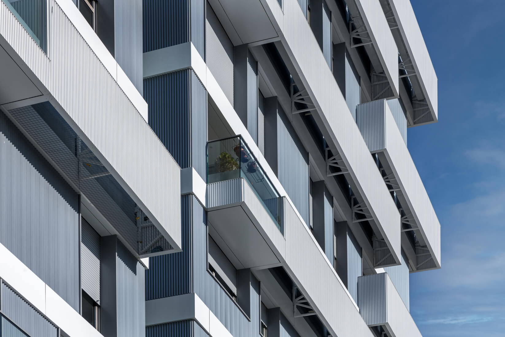 revestimiento-fachada-aluminio-habitat-valdebebas-AluStock