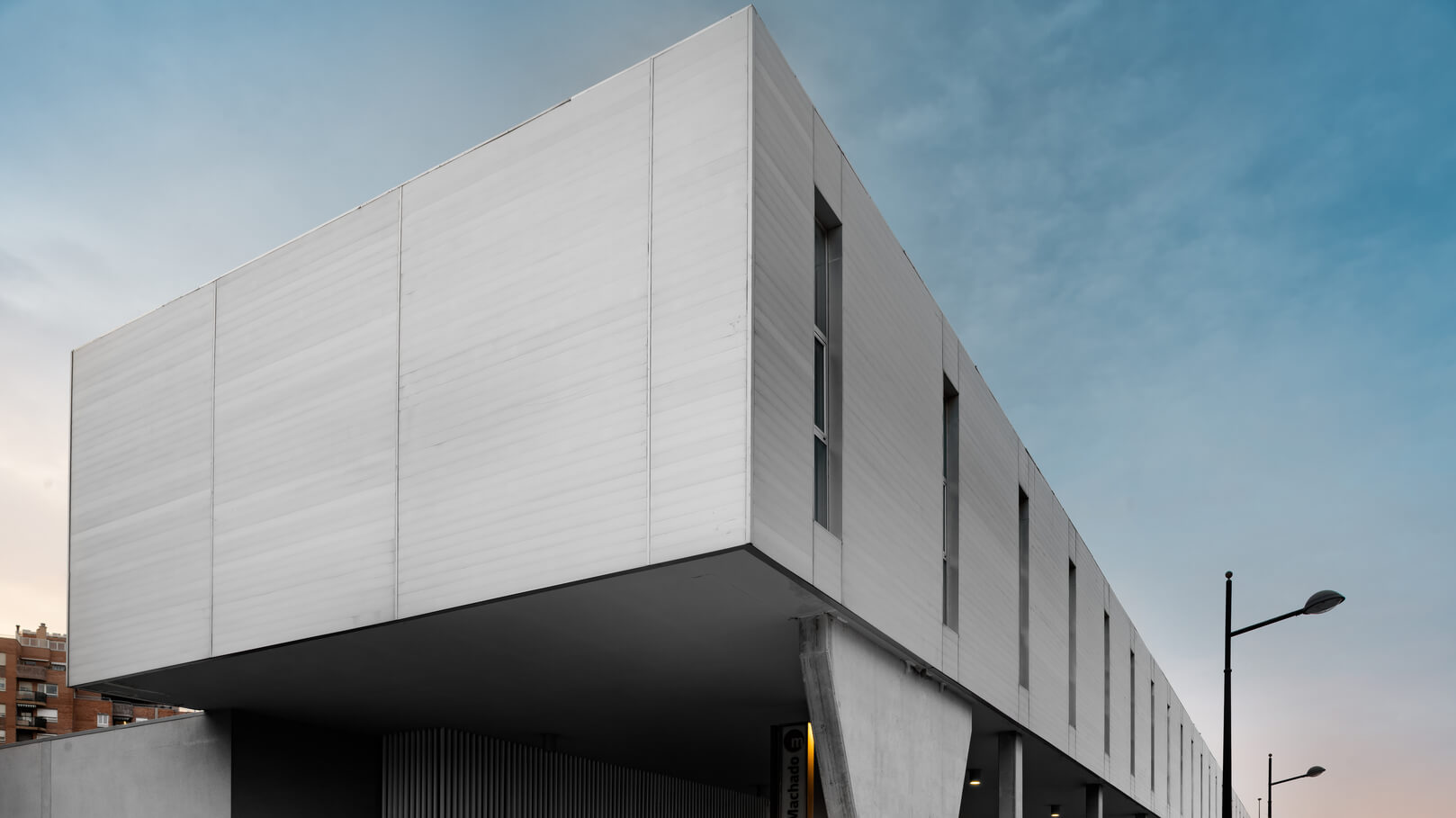 revestimiento fachada ventilada aluminio Centro Benimaclet Alu Stock 3