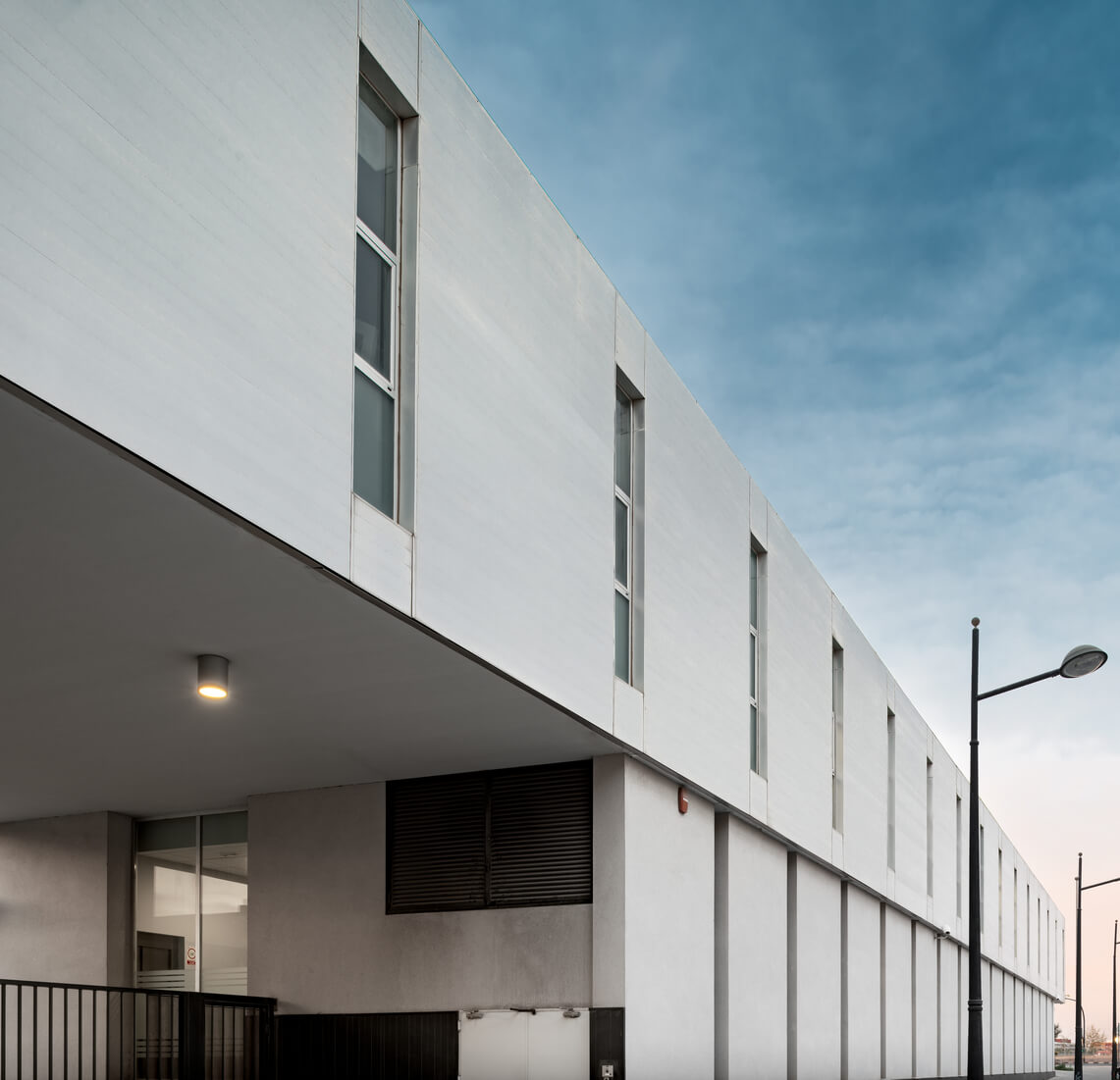 revestimiento-fachada-ventilada-aluminio-Centro-Benimaclet-Alu-Stock