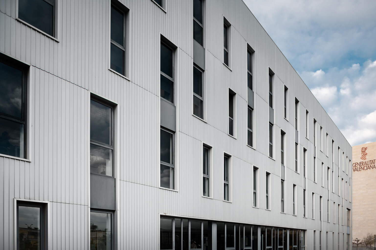 revestimiento fachada ventilada aluminio conservatorio joaquin rodrigo Alu Stock 6