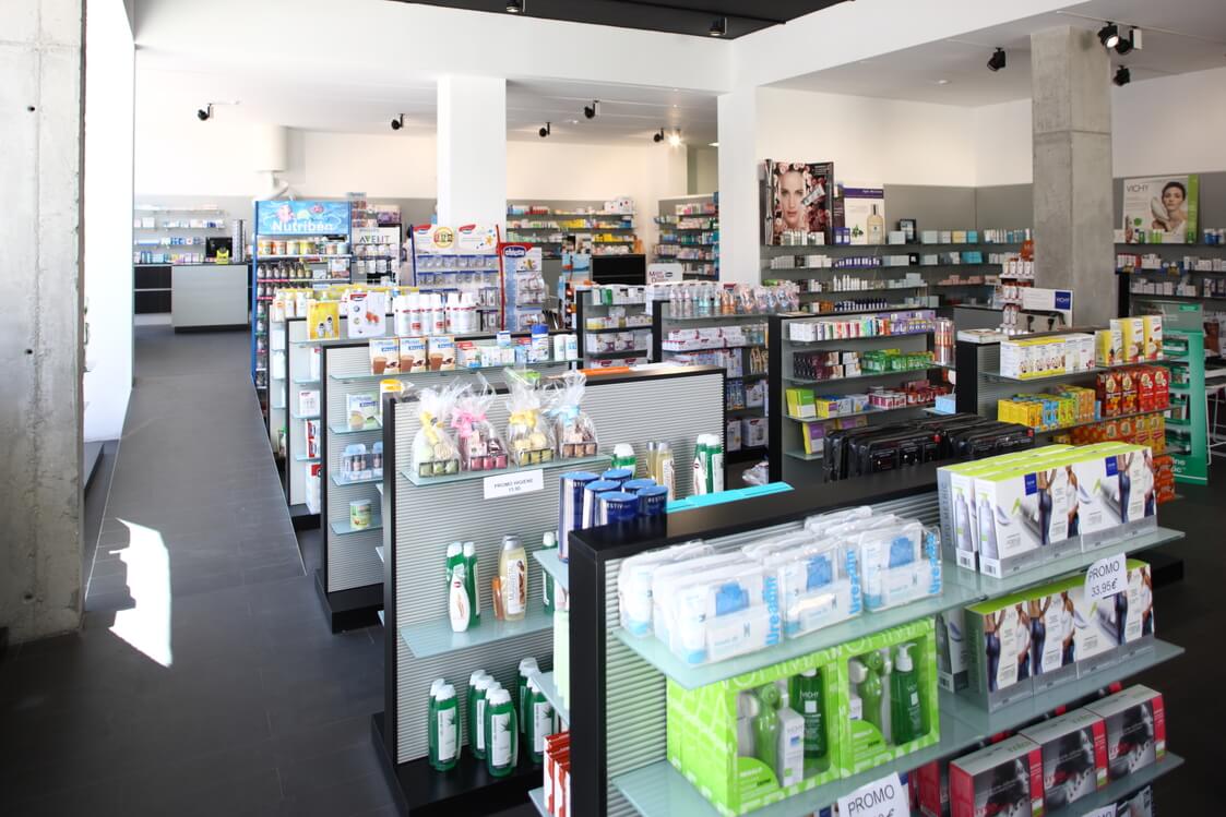 revestimiento interior funcional local farmacia piñeiro Alu Stock 14