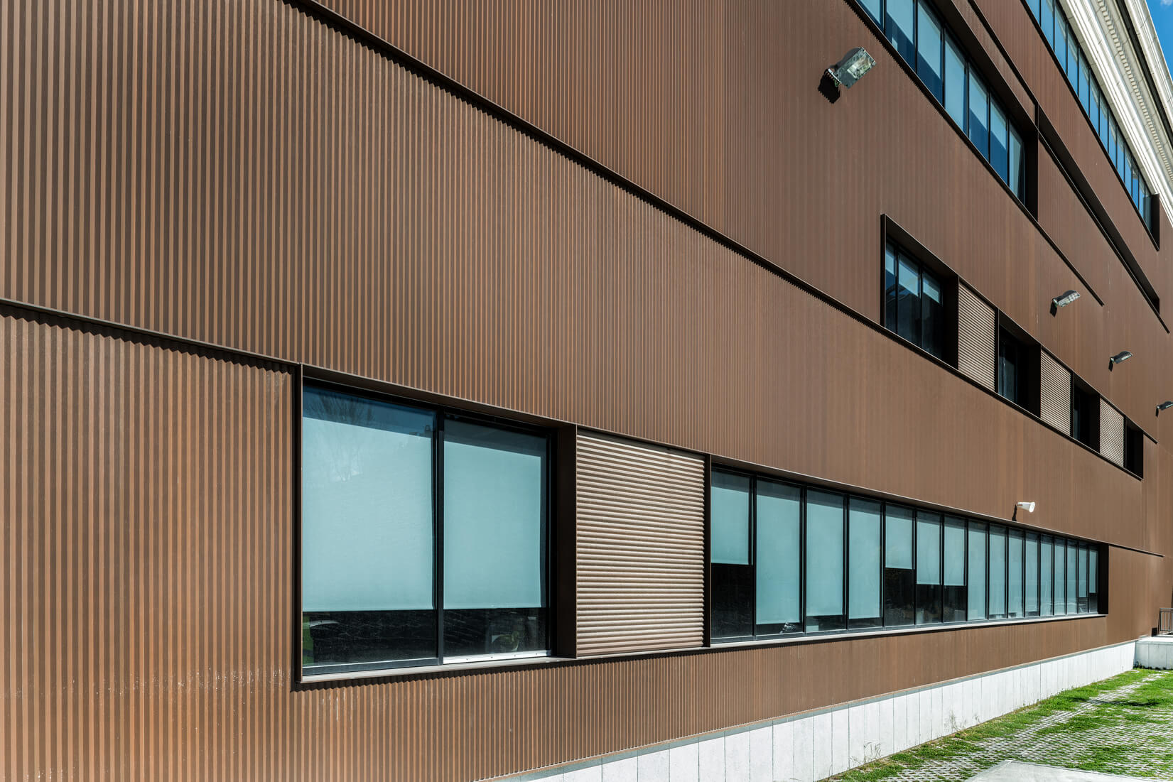 Rehabilitacion revestimiento exterior aluminio edificio teide iberdrola Alu Stock 1