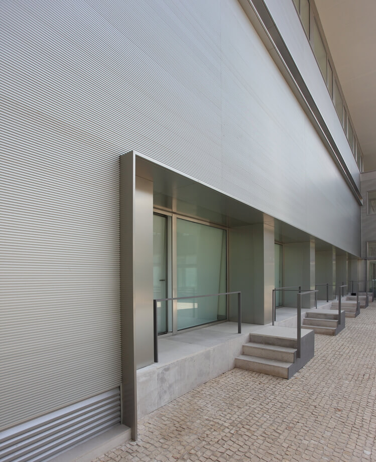 Revestimiento exterior aluminio parador nacional Alu Stock 30