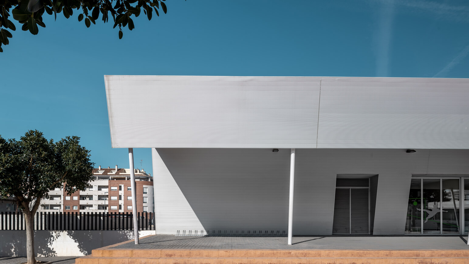 rehabilitacion revestimiento exterior aluminio polideportivo vallbona Alu Stock 2