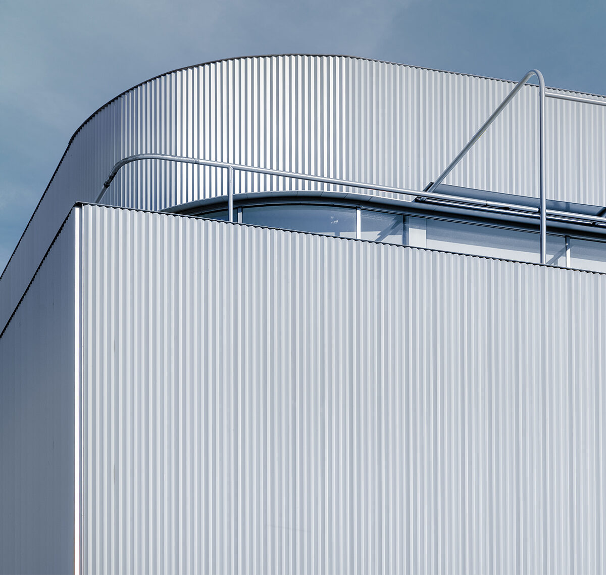 revestimiento fachada ventilada aluminio edificio ibenergi gas Alu Stock 7
