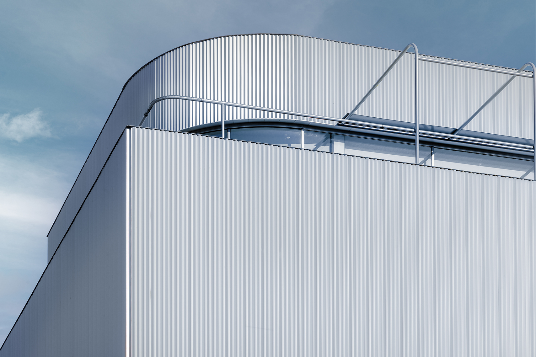 revestimiento fachada ventilada aluminio edificio ibenergi gas Alu Stock 7