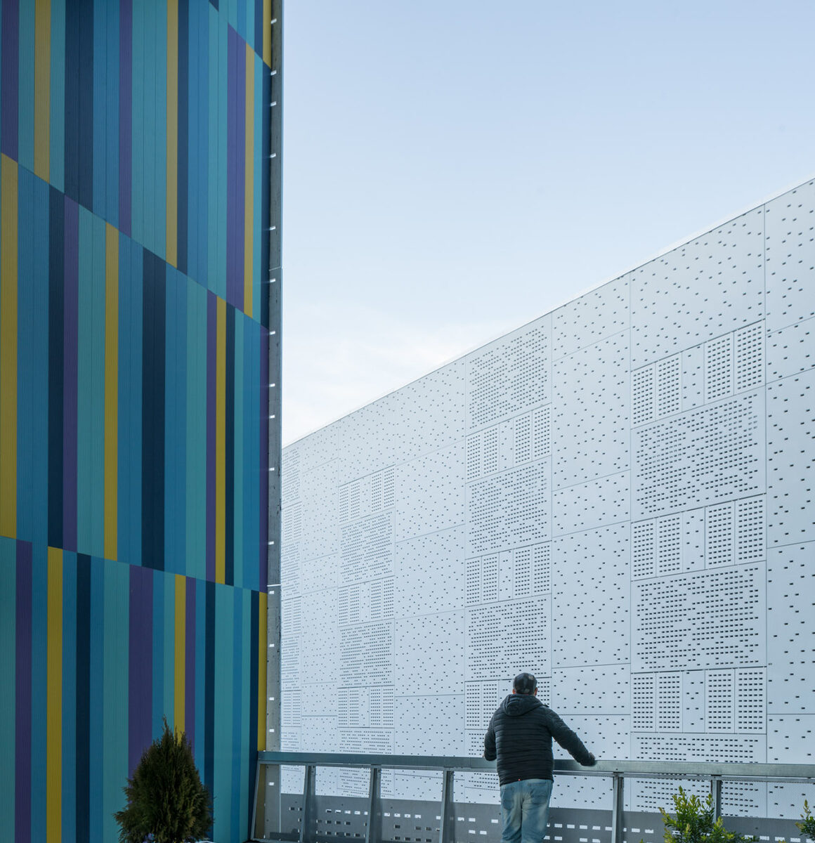 revestimiento fachada ventilada aluminio residencia jaen Alu Stock 07